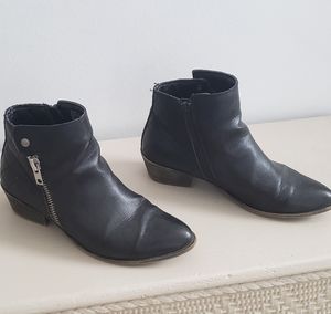 Ankle boots